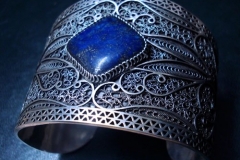Sterling Silver Filigree Bracelets / Dimension 7.0 x 5.0 x 5.0 cm Lapis Lazuli 1.0 x 1.0 cm / BR 00022