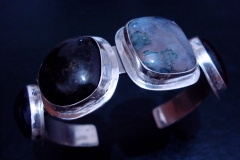 /Ana-Four/ Sterling Silver Bracelets / Dimension 6.5 x 5.5 x 3.0 cm Amethyst 2.4 x 2.3 cm, Serpentine 2.4 x 2.3 cm, Moss Agate 2.4 x 2.3 cm, Serpentine 2.4 x 2.3 cm