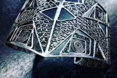 /Geo-V/ Sterling Silver Filigree Bracelets / Dimension 6.0 x 5.0 x 5.0 cm