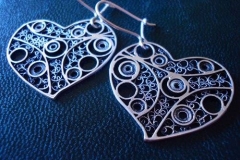 This pair of earrings will be a gift for the first person that will leave a link of a snapshot of their blood donor card in the comments...