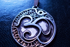 /Om/ Sterling Silver Filigree Pendant / Dimension 3.0 x 3.0 x 1.0 cm