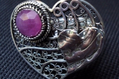 /Sr-Heart/ Sterling Silver Filigree Rings / Macedonian Pink Sapphire-called Ruby round facet 0.8 cm / Dimension 3.0 x 3.0 cm
