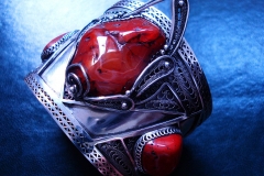 /Red Post-Contact/ Russian Post-Concept / Sterling Silver Filigree Bracelets / Dimension 6.5cm x 5.5cm x 5.0cm Central Karneol Ahat 4.0cm x 3.0cm, left Tint Karneol Ahat 1.3cm x 1.0cm, and right Jasper 13.0cm x 10.0cm